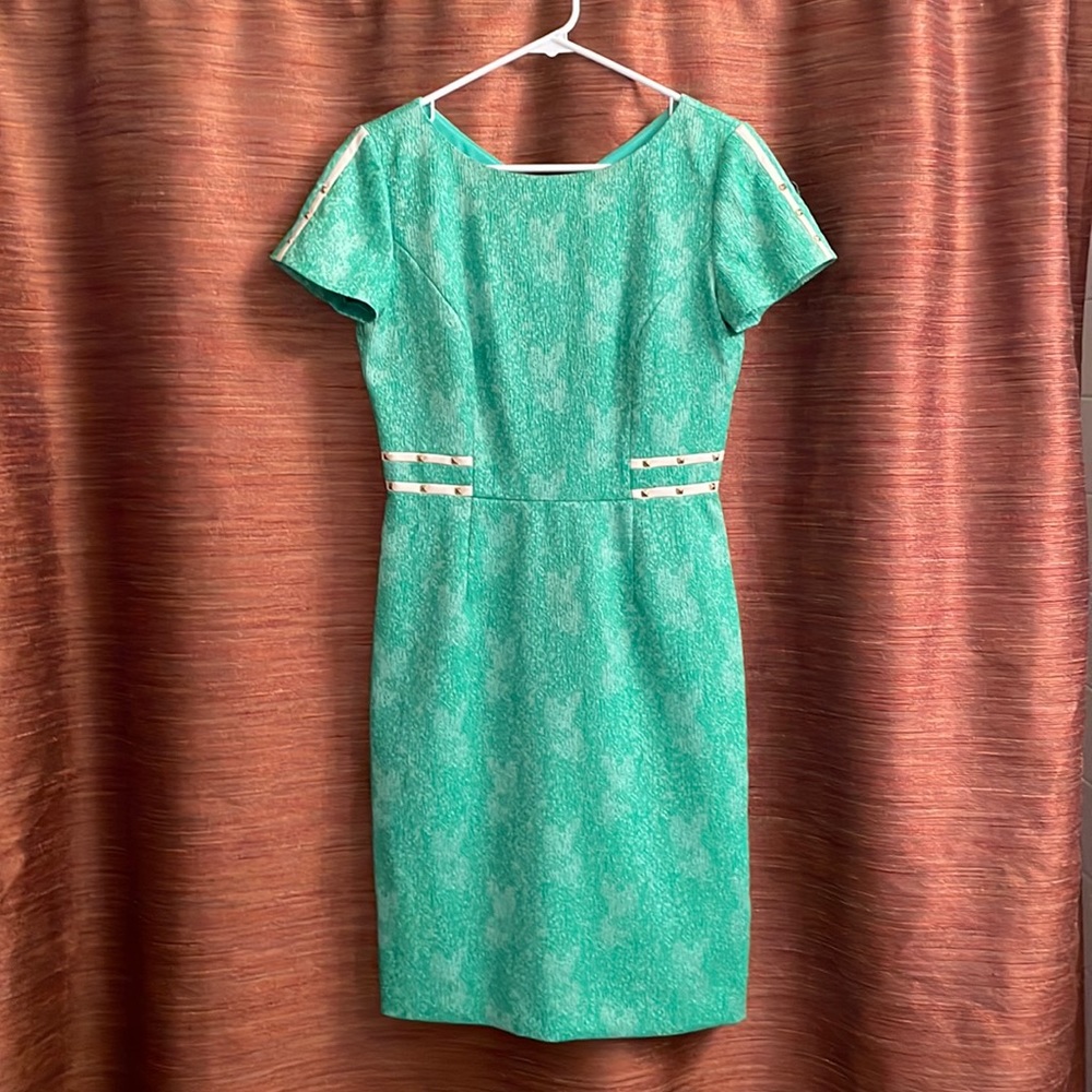 Green size 4 Antonio Melani sheath dress with cream and gold trim